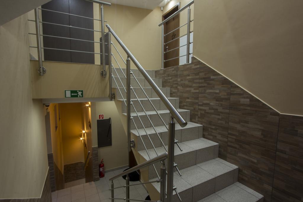 Family Apartman Eplény Buitenkant foto